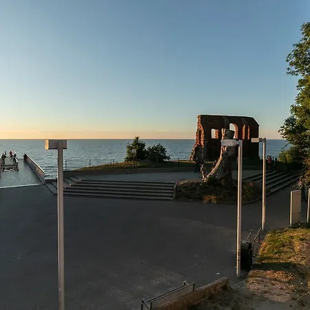 Klifowa Z Widokiem Na Morze *